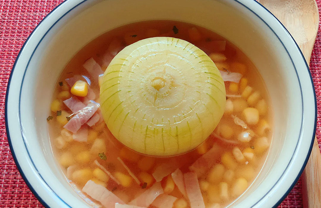 丸ごと玉ねぎのコンソメスープ