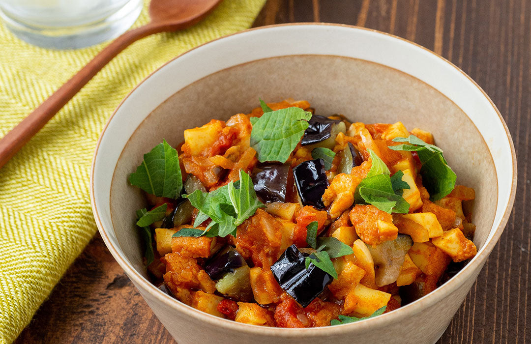 【小鉢先生のヴィーガンレシピ】ナスと厚揚げの和風ベジカレー